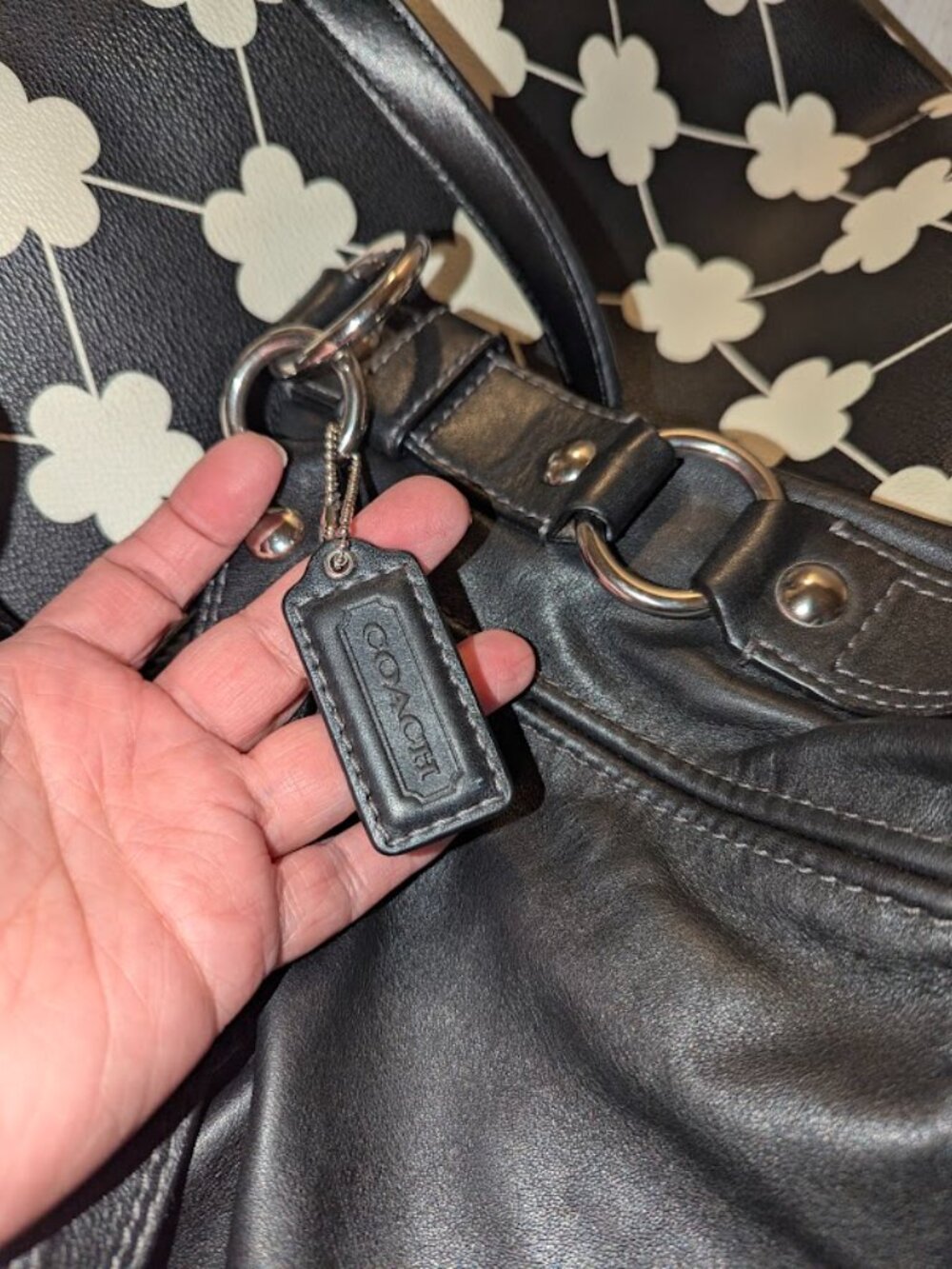Coach Bag Black 'Zoe' E1032-F14706 Patent Leather  Hobo  Bag & TURNLOCK Wallet - Picture 5 of 12